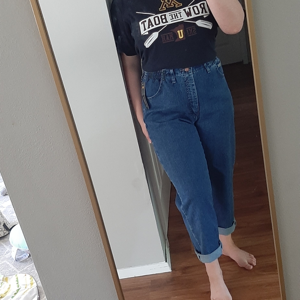 Lee Jeans size 14 fits like a L/XL